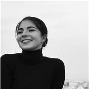 Laureata in Comunicazione Interculturale, certificati Cambridge Advanced C1 e IELTS. Attualmente studentessa